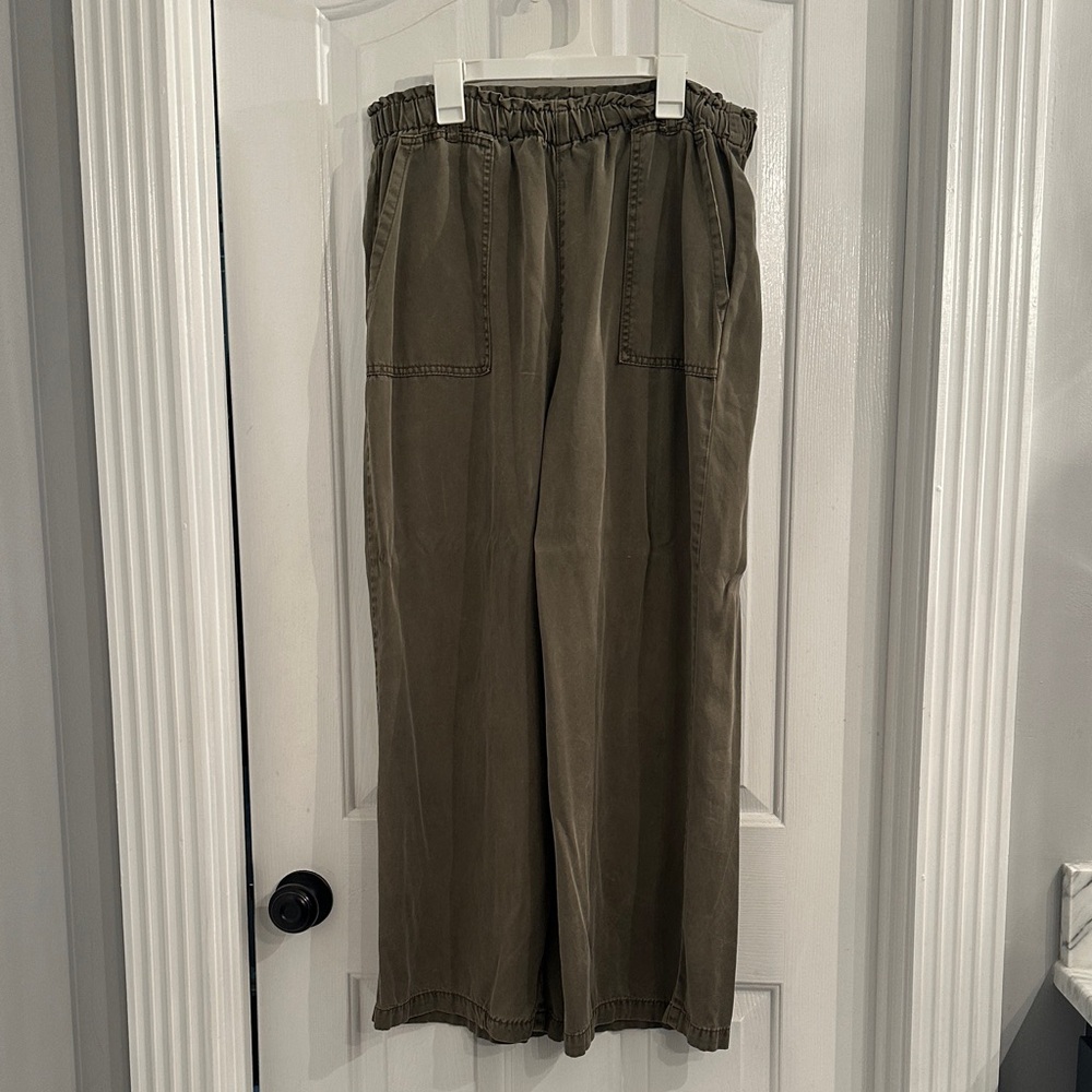 Universal Thread Relaxed Fit Olive Wide Leg Pants
